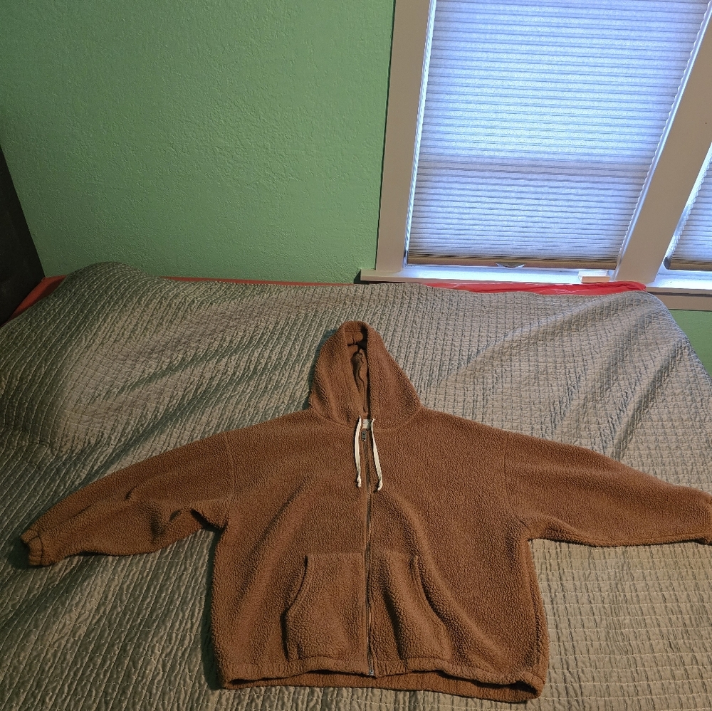 American Eagle Outfitters Tan Zip-Up Hooded Sweater